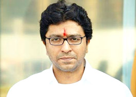 Raj Thackeray comes out in support of Bollywood Raj Thackeray comes out in support of Bollywood