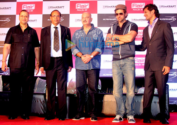hrithik roshan launches flair pens 2