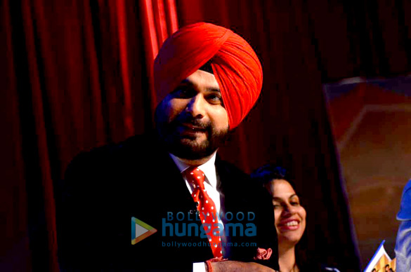 saif promotes bullett raja on comedy nights with kapil 14
