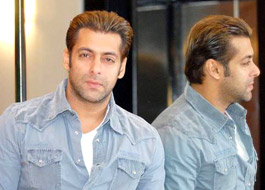 Salman Khan bonds with his Jai Ho mom
