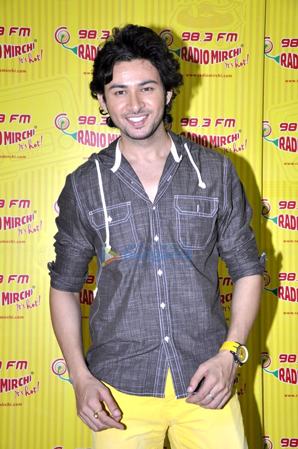 promotion of yaariyan at 98 3 fm radio mirchi 8