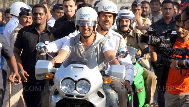 Akshay Supports ‘Mumbai Police – Ride For Safety’ Initiative