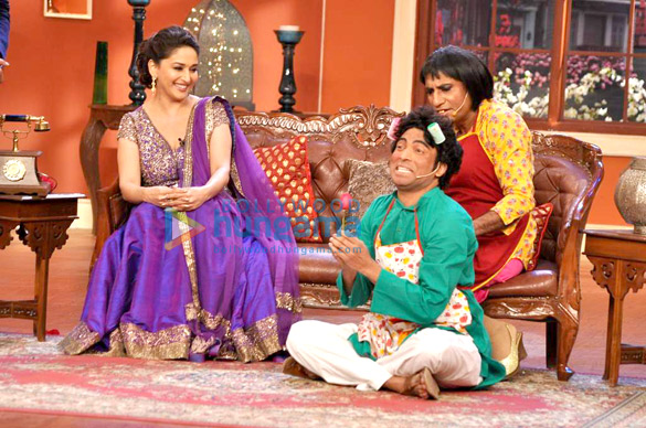 madhuri huma promote dedh ishqiya on comedy nights with kapil 7