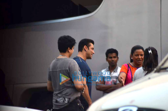 salman daisy snapped at mehboob studio promoting jai ho 7