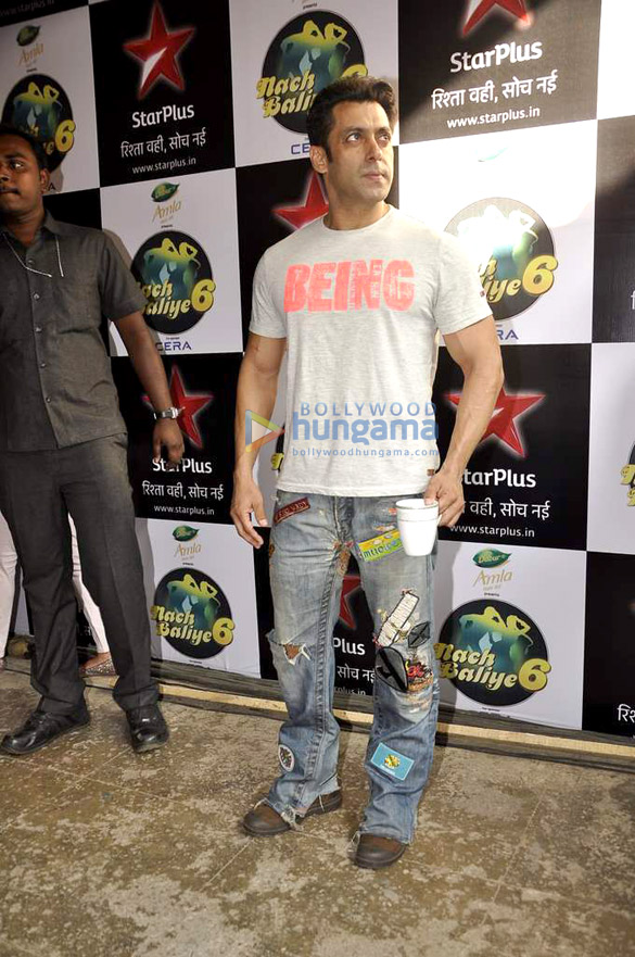 salman daisy promote jai ho on the sets of nach baliye 6 13