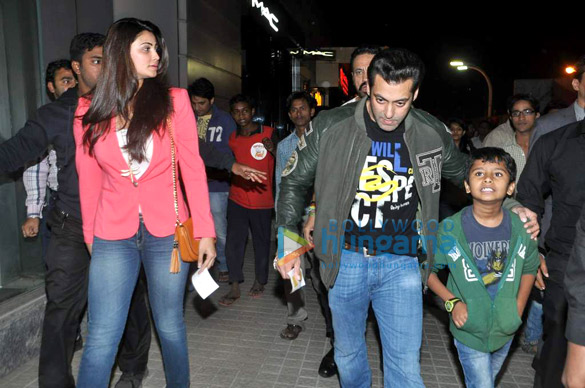 salman at the screening of sholay 3d 5