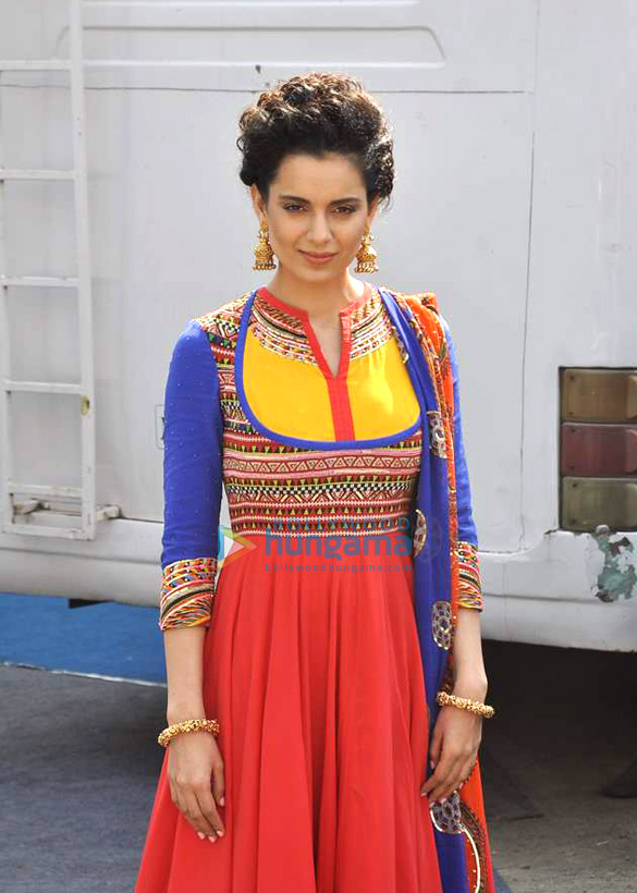 kangna promotes queen on the sets of indias got talent 7
