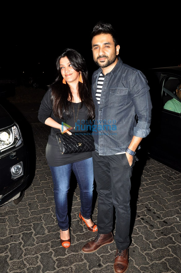 kangna hosts house warming bash queen success party 22