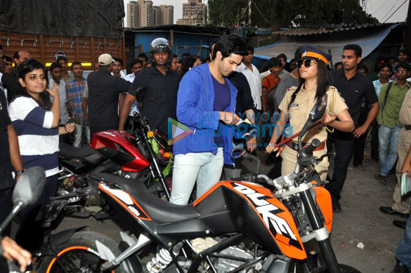 varun takes ekta for a bike ride to promote main tera hero 11