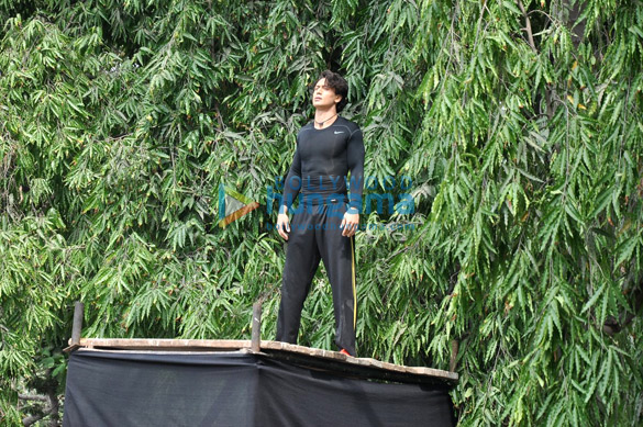 tiger shroff performs live action stunts to promote heropanti 4