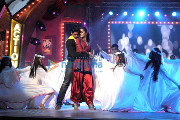 sidharth malhotra shraddha kapoor promote ek villain at life ok awards 8