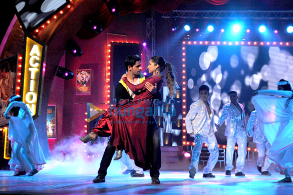 sidharth malhotra shraddha kapoor promote ek villain at life ok awards 7