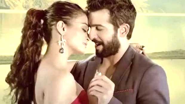 Making Of ‘Aaj Phir Tumpe’ (Hate Story 2)