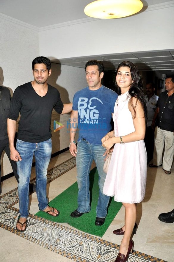 sidharth malhotra celebrates the success of ek villain 6