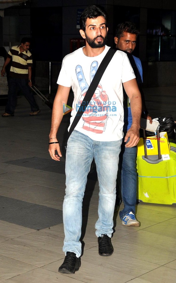 surveen jay return from indore after hate story 2 promotion 3