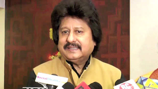 Pankaj Udhas Unveils First Photo Biography Of Pt. Ronu Majumdar