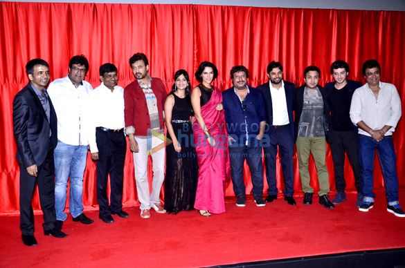 shah rukh khan launches the trailer of ekkees toppon ki salaami 5