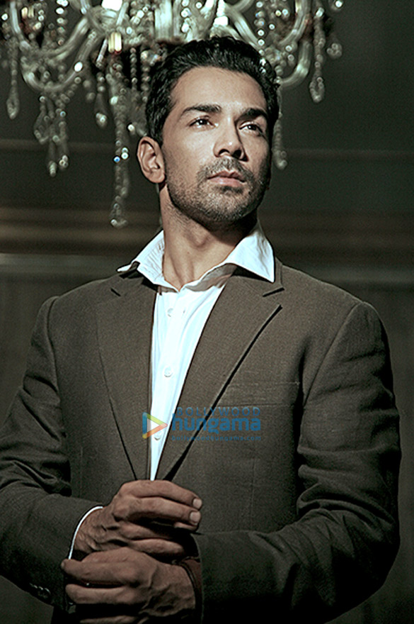 abhinav shukla 16