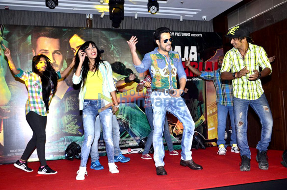 launch of flip your collar back song from raja natwarlal 3