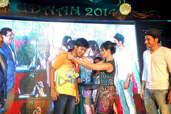 team of ekkees toppon ki salaami honour meritorious students parents 5