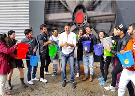 Akshay Kumar takes ALS Ice Bucket Challenge, invites Salman Khan, Twinkle, Ashvini, Johny Lever