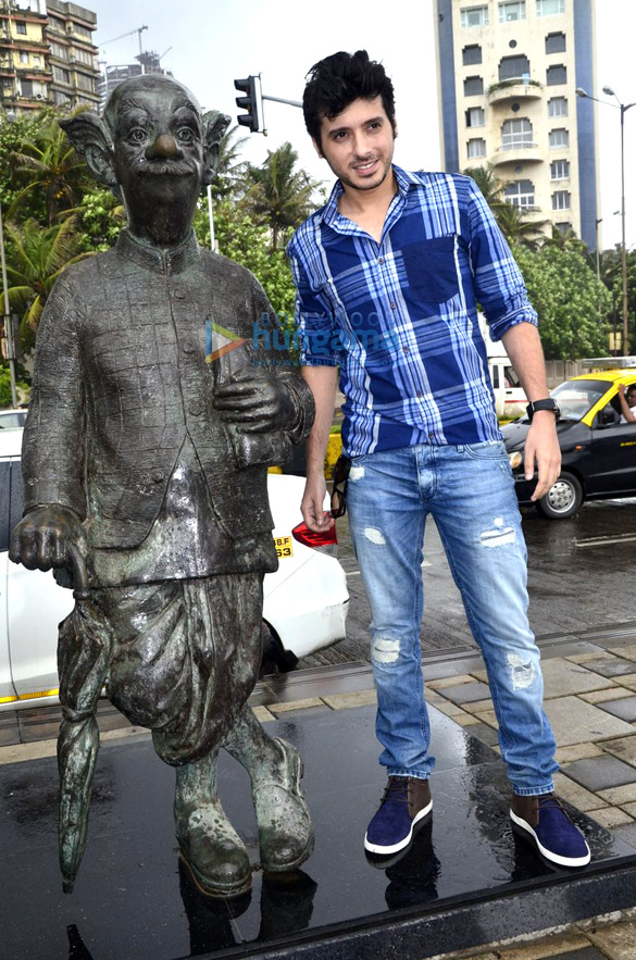 team of ekkees toppon ki salaami pays tribute to r k laxman 5