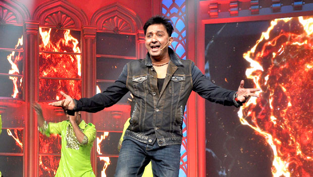 Sukhwinder Singh’s Rocking Performance On ‘Satakli’ (Happy New Year)