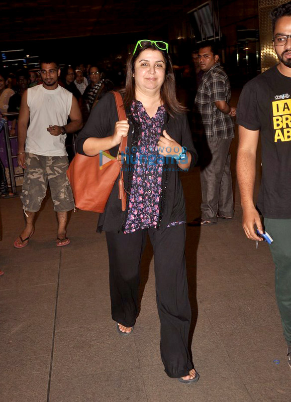 shah rukh khan deepika padukone team leave for slam tour 7
