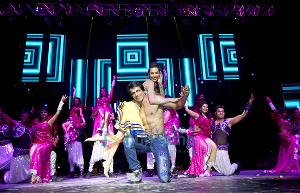 slam the tour performed at toyota center in houston tx and continental arena in new jersey 4