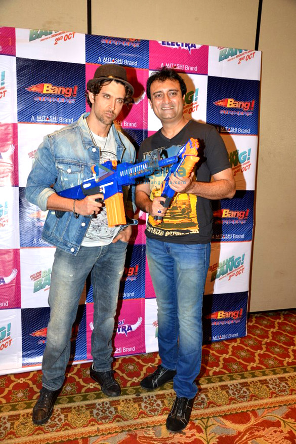 hrithik roshan unveils mitashi bang bang merchandise 7