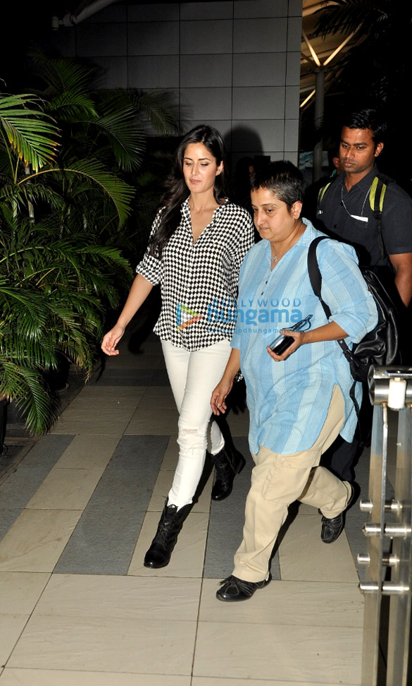 hrithik roshan katrina kaif snapped as they return from bang bang delhi promotions 5