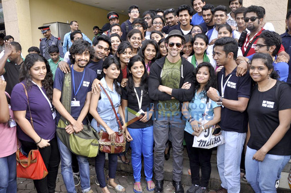 hrithik roshan at wwi cleanliness drive 13