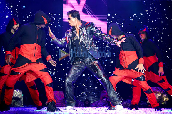 conclusion of shah rukh khans slam the tour in london 26