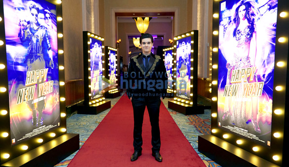 world premiere of happy new year in dubai 15