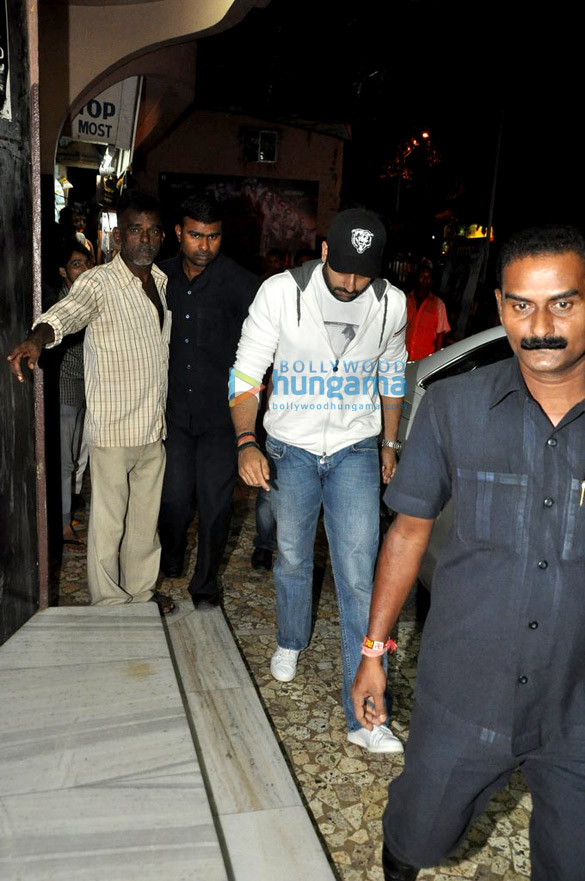 abhishek bachchan meets happy new year patrons at gaiety galaxy 8