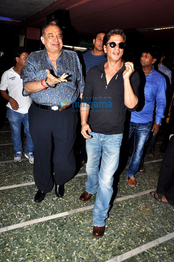 team of happy new year visits gaiety cinema 14