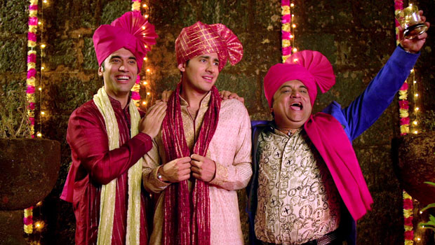 Theatrical Trailer (Crazy Cukkad Family) Theatrical Trailer (Crazy Cukkad Family)