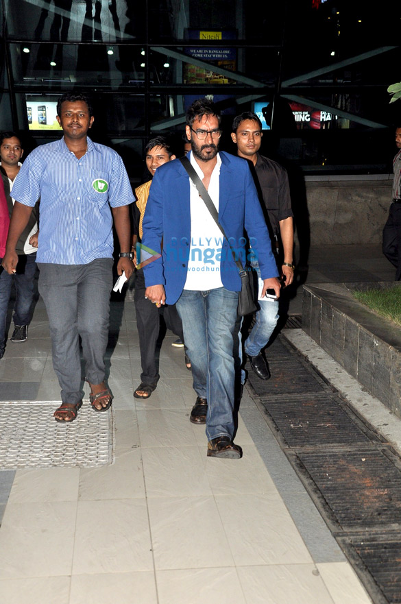 ajay devgn snapped at the domestic airport 2