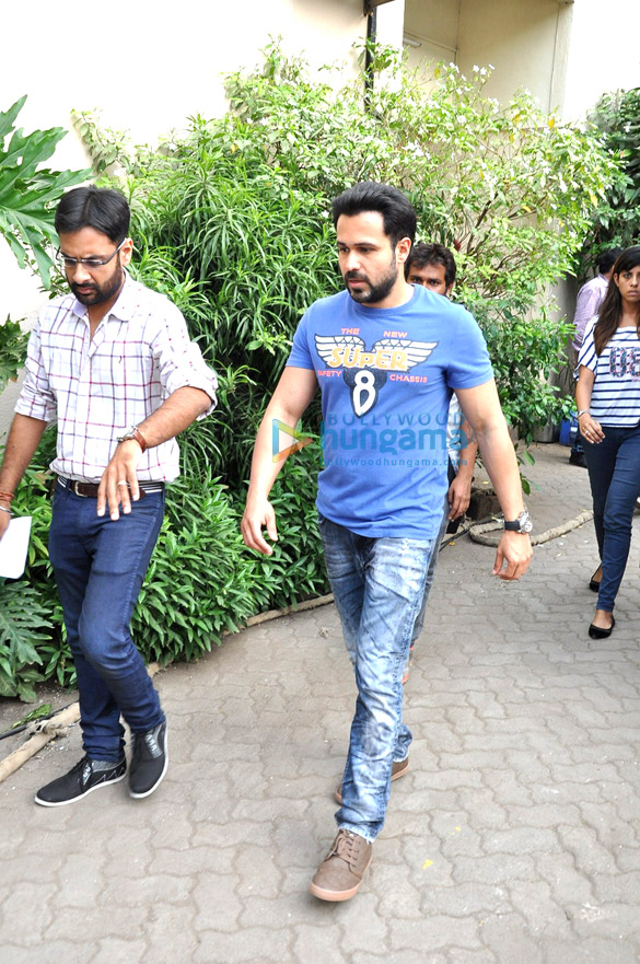 emraan hashmi snapped at mehboob studio for ungli promotions 6