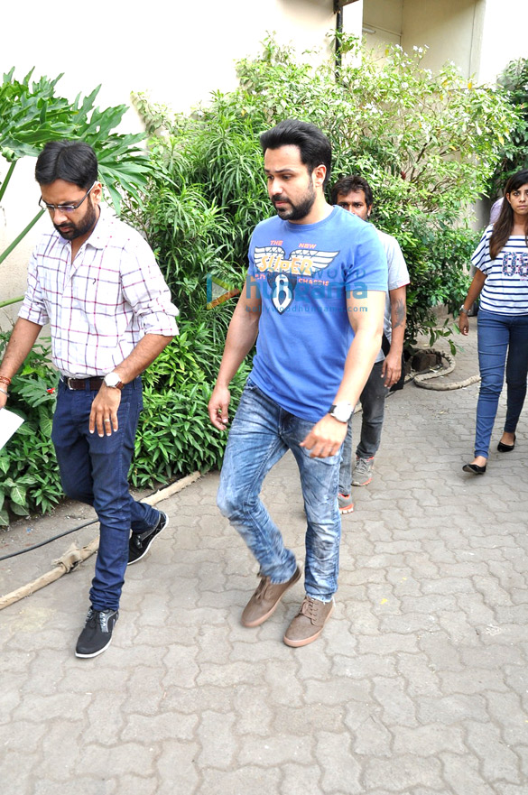 emraan hashmi snapped at mehboob studio for ungli promotions 8