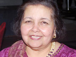 Pamela Chopra Sings, Shah Rukh Khan ‘Plays’ Mandolin At DDLJ’s 1000 Weeks Press Conference