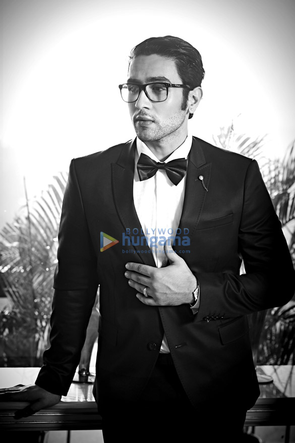 ishq click 16