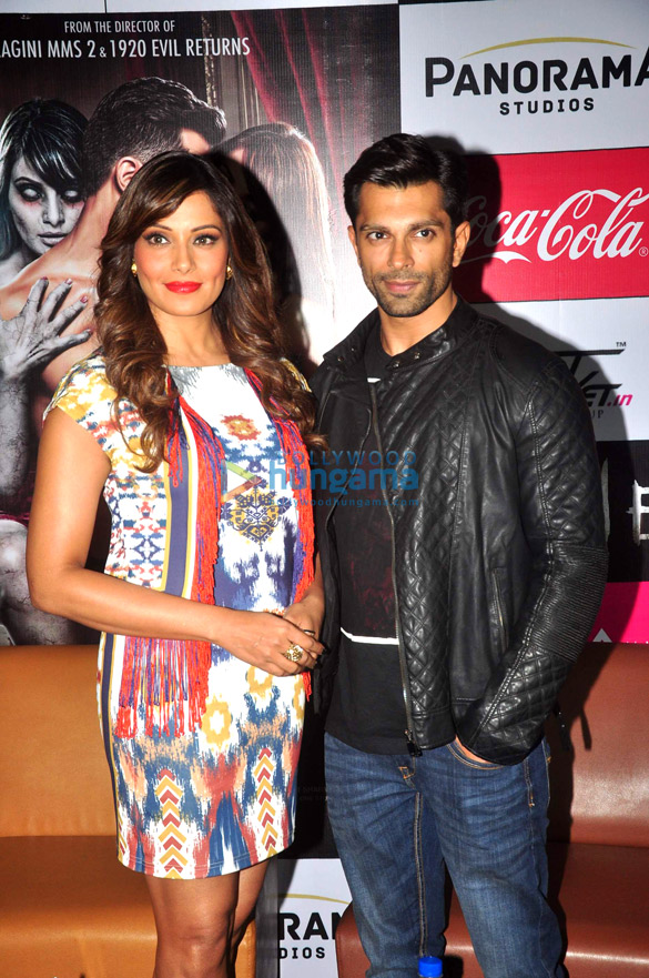 bipasha basu karan singh grover promote alone at a mall in thane 4