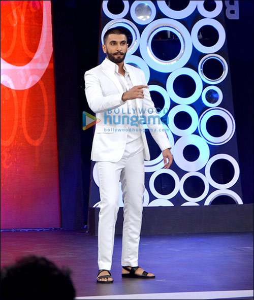 check out ranveer singhs top 5 looks during bajirao mastani promotions 3