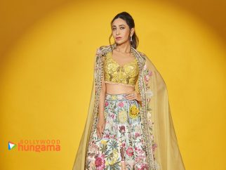 Celebrity wallpaper of Karisma Kapoor