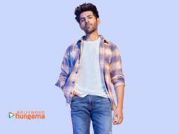 Celebrity wallpaper of Kartik Aaryan