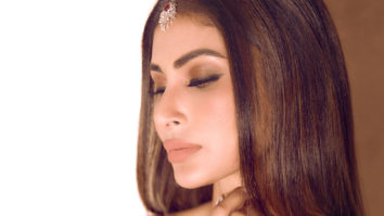 Celeb Wallpapers Of Mouni Roy