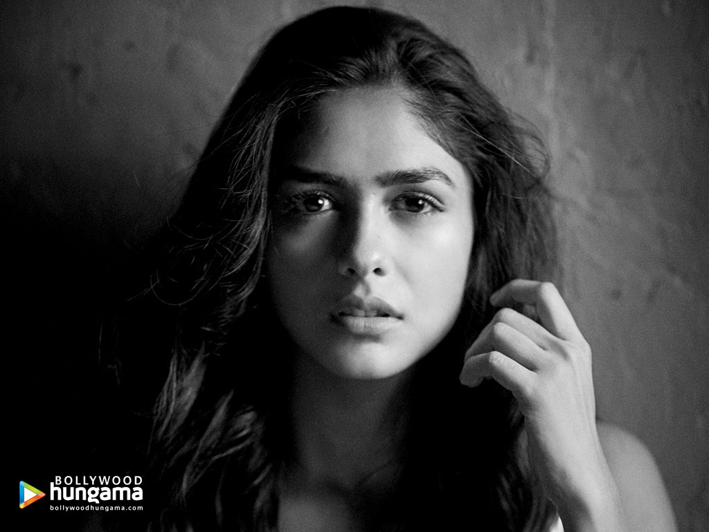 Mrunal Thakur Mrunal Thakur