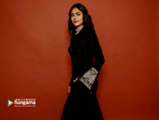 Celebrity wallpaper of Mrunal Thakur