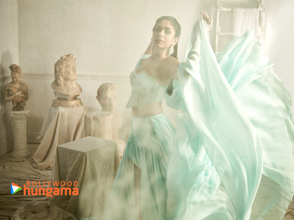 Mrunal Thakur Mrunal Thakur
